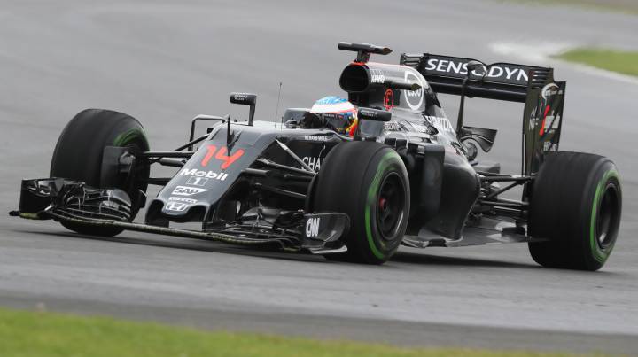 Fernando Alonso, el mejor en Silverstone después de exprimir su McLaren Honda. Sainz fue sexto