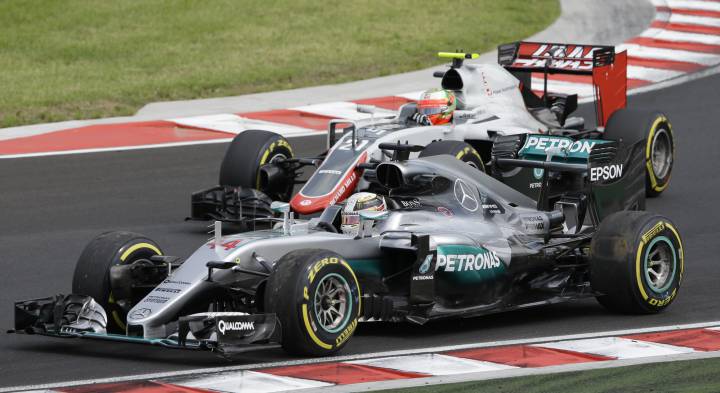 Gutiérrez pide respeto a Hamilton tras su 'peineta'