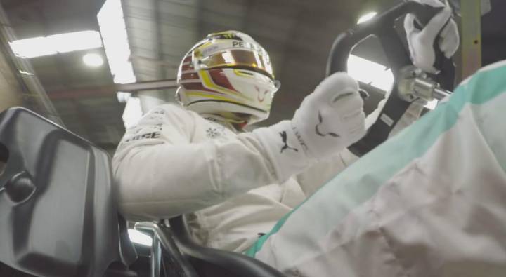Clase de conducción en kart: por Lewis Hamilton