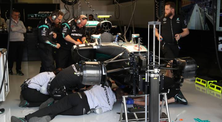 ¿Cómo supervisa la FIA durante un GP que un F1 es legal?