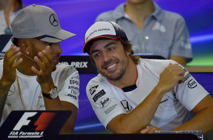 Alonso ya no saldrá último: 55 puestos de sanción a Hamilton