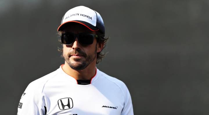 Alonso: "Lo del motor en la F1 a veces es una moneda al aire"