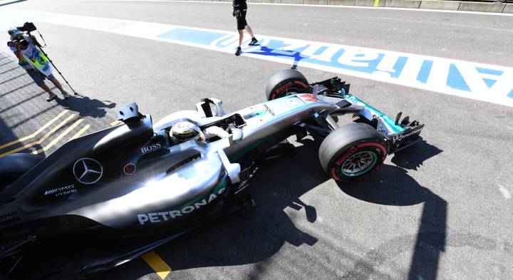 Hamilton saldrá desde el pit lane en Spa en F1 y no junto a Alonso