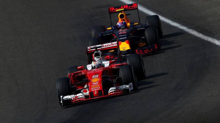 Italia carga contra Vettel y defiende a Verstappen