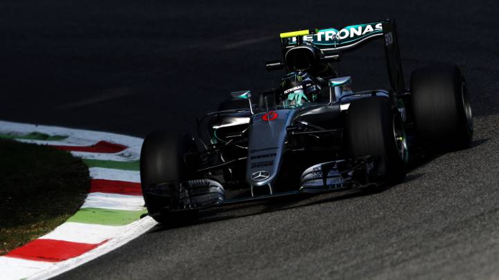 Mercedes está en otro mundo y Alonso es 13º y con problemas.