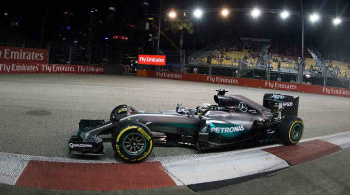 Rosberg delante, Sainz mejora y Alonso se queda parado