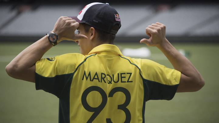 Marc Márquez: cita con el cricket y el 'skyline' de Melbourne.