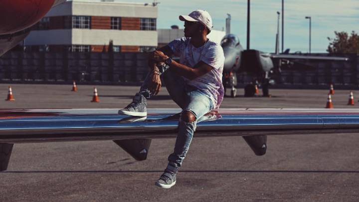 Hamilton usa un tratamiento de la NASA para combatir el jet-lag.
