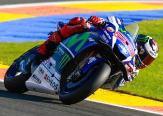 Lorenzo da un espectáculo en el Moto GP de Valencia