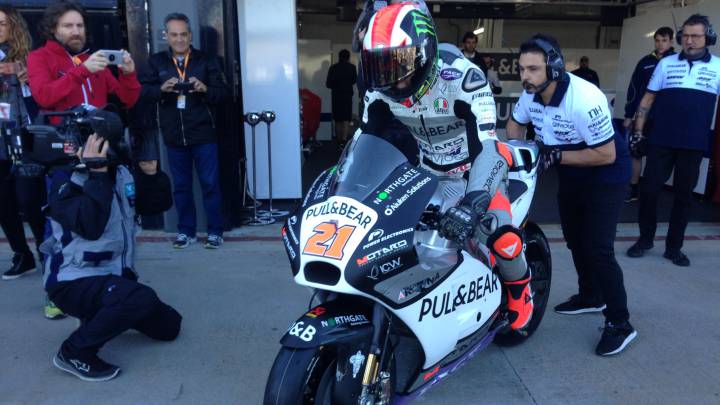 Bagnaia se da el lujo de darse nueve vueltas con una MotoGP