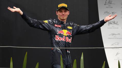 Max Verstappen en el podio de Brasil.