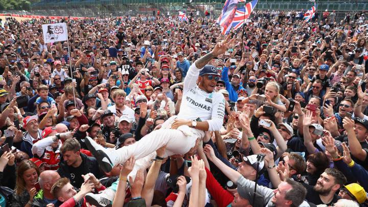 Hamilton dobla a Rosberg