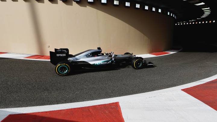 Hamilton avisa a Rosberg, Alonso muy atrás y Sainz acaba octavo