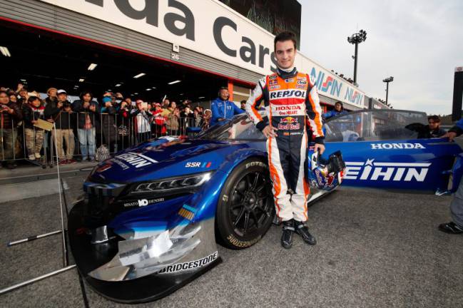 Pedrosa prueba el Honda NSX del SuperGT japonés.