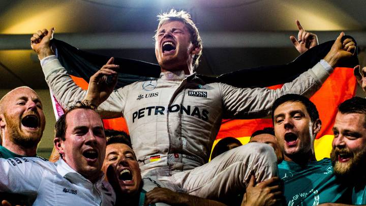 Nico Rosberg celebra en Abu Dhabi su título mundial.