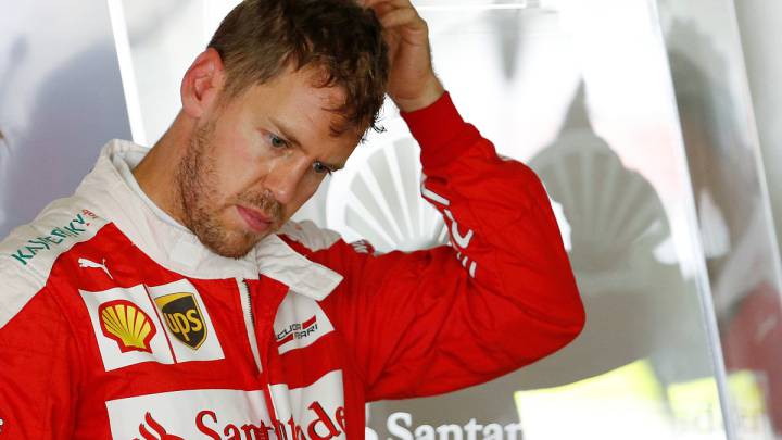 Sebastian Vettel en el box de Ferrari.