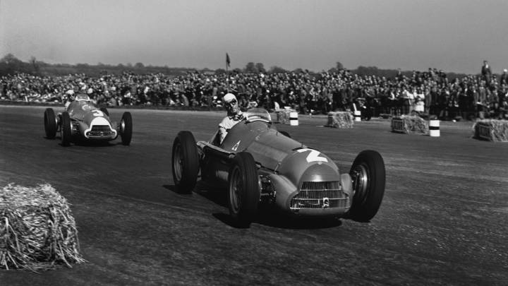 Nino Farina con el Alfa Romeo 158 en Silverstone 1950.