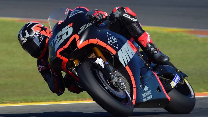 Maverick Viñales con su nueva Yamaha.