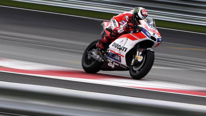 Jorge Lorenzo con la Ducati en el test de Sepang.