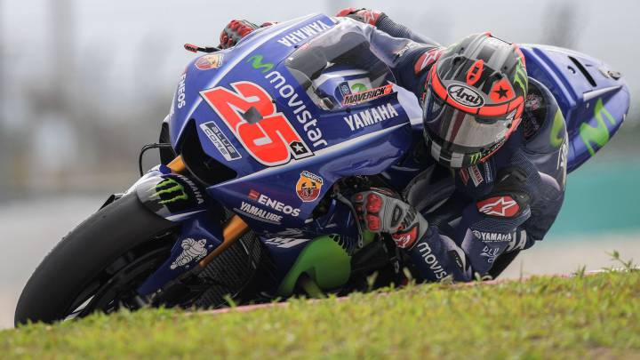 Maverick Viñales con la Yamaha en el test de Sepang.