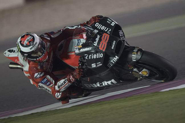 Jorge Lorenzo también probó el nuevo carenado de Ducati en Qatar.