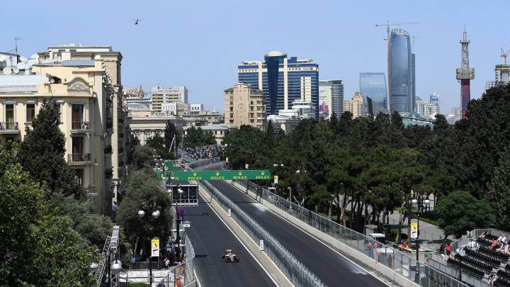 Un Haas durante la carrera del GP de Azerbaiyán en Bakú en 2016.