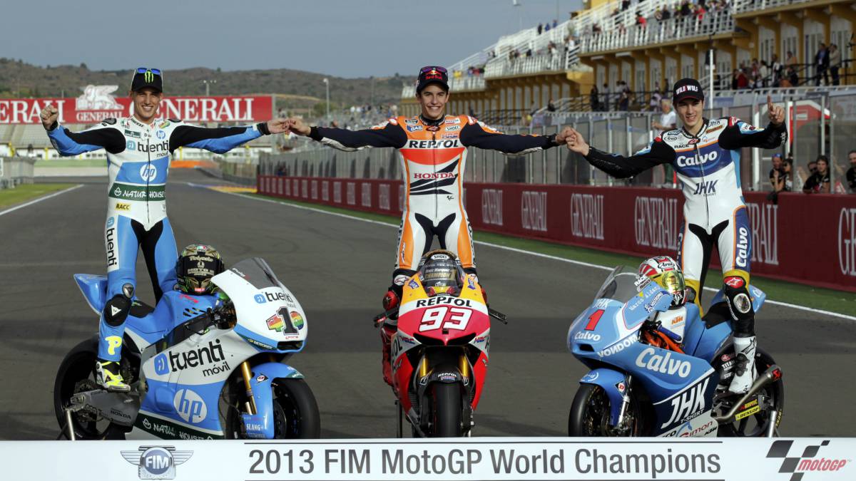 Espargaró (Moto2), Márquez (MotoGP) y Viñales (Moto3), los campeones del Mundial de 2013.