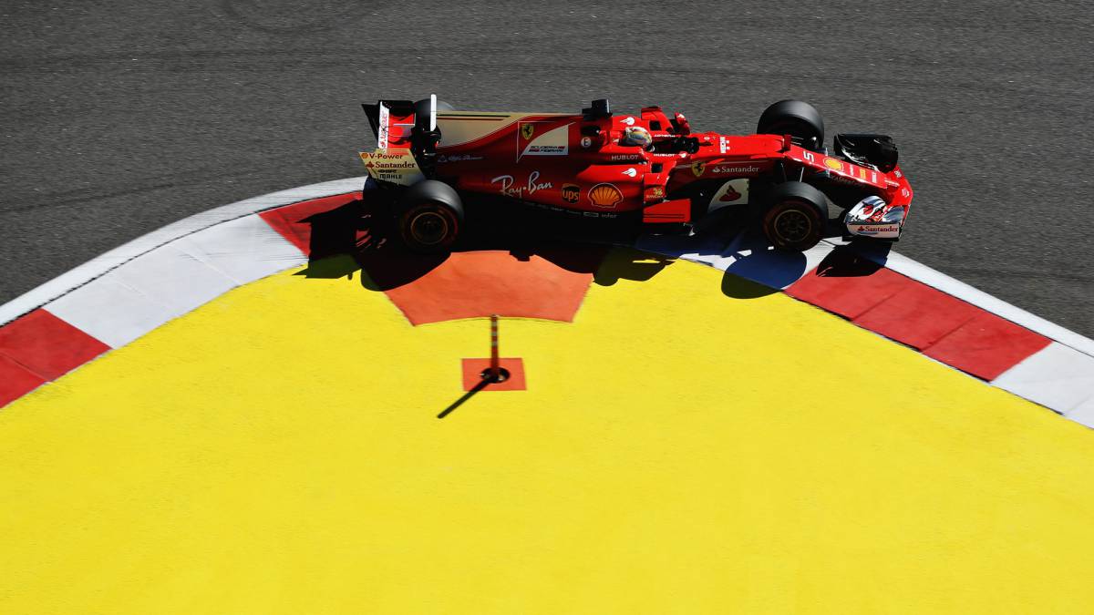 Ferrari domina en Rusia con Alonso 12º y Sainz 15º