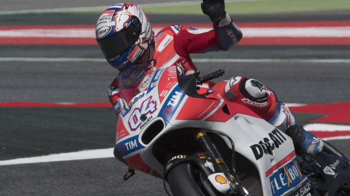 Andrea Dovizioso con la Ducati en Montmeló.
