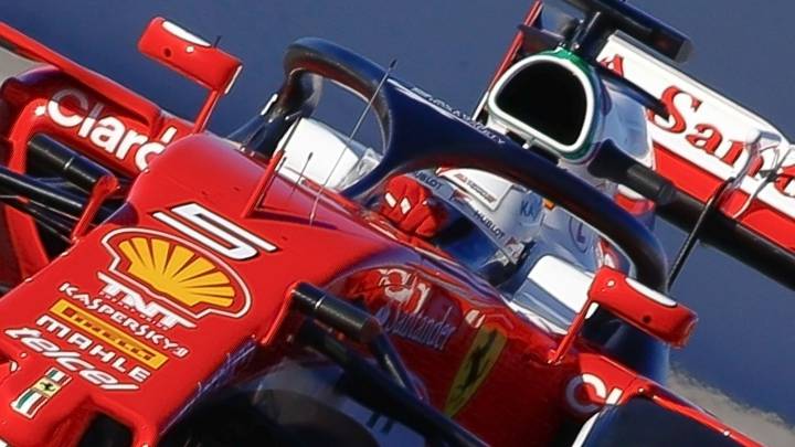 Sebastian Vettel probando el Halo el año pasado en Montmeló.