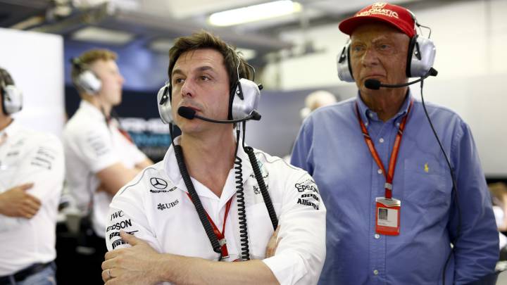 Toto Wolff y Niki Lauda en el box de Mercedes durante el GP de Hungría.