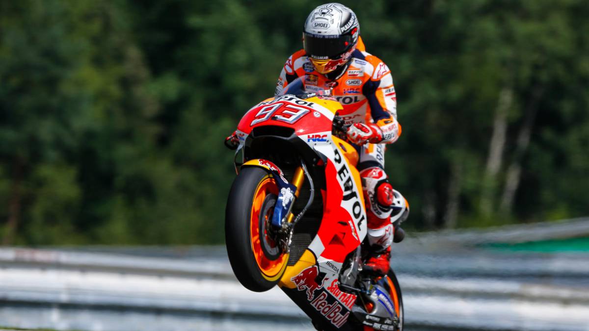 Paso adelante de los cinco del título con Márquez liderando