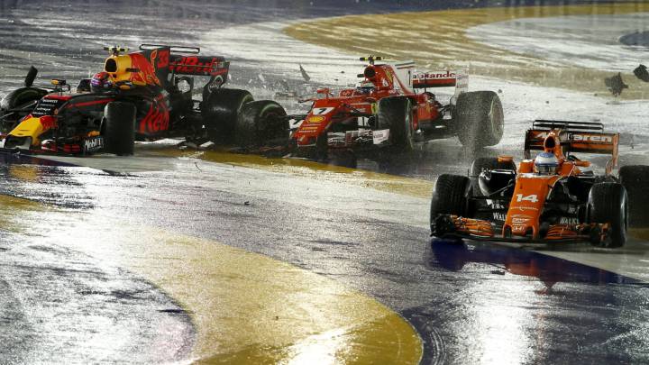 Verstappen y Kimi provocan el abandono de Alonso
