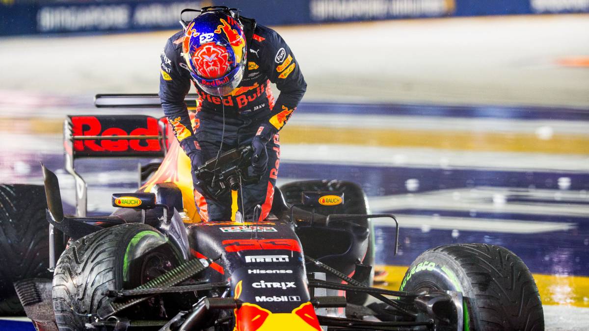 Lewis Hamilton logró la pole en Malasia