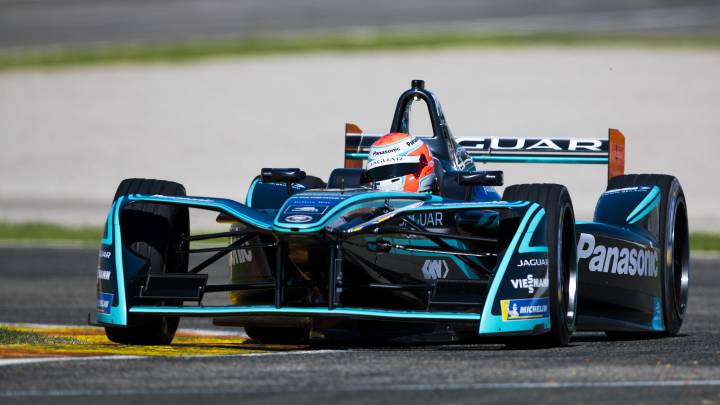 Piquet, en Cheste con Jaguar.