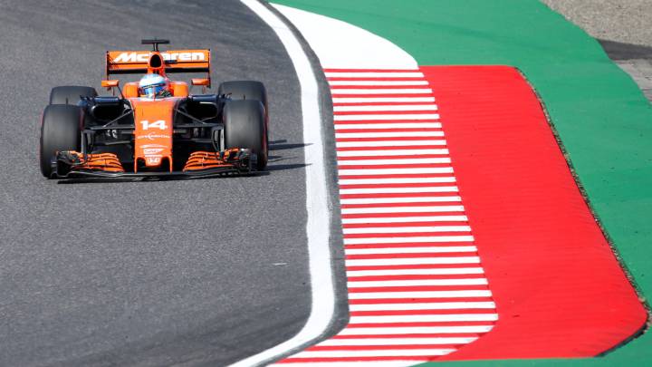 Reprimenda a Alonso por molestar a Verstappen