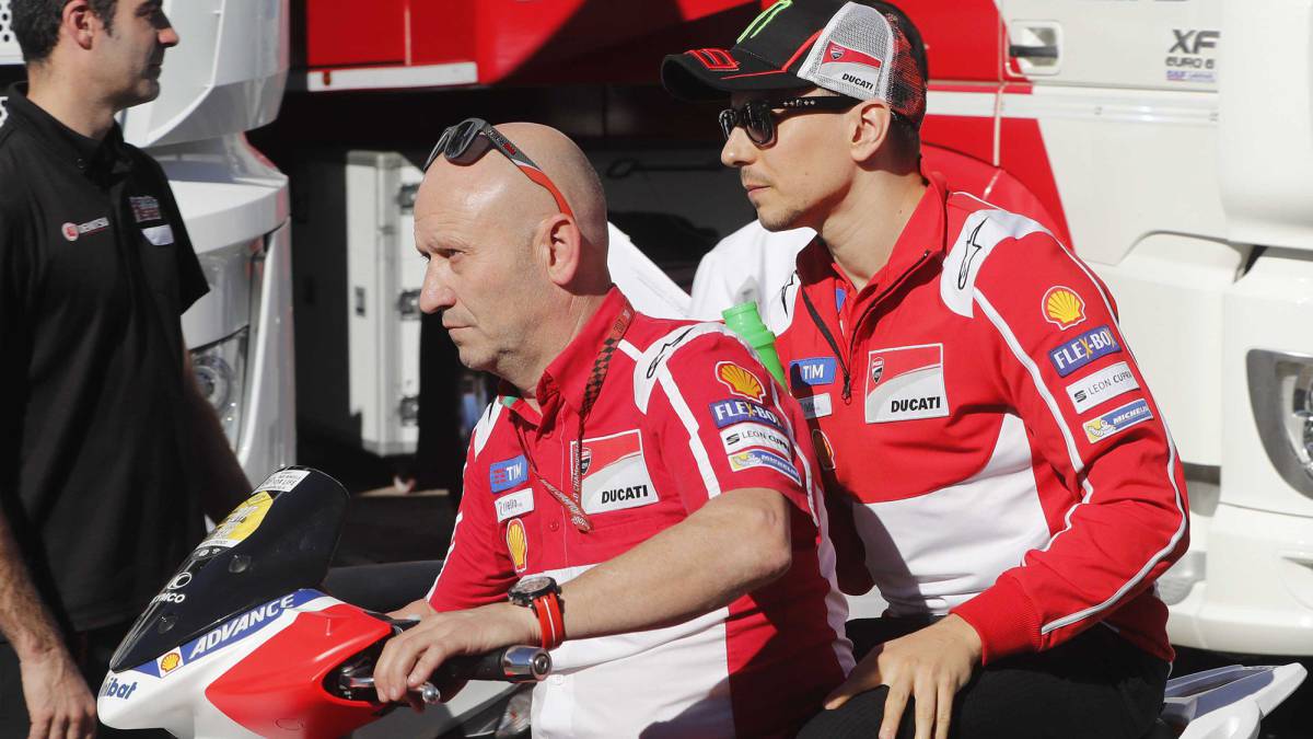El Mapping 8 lució 210 segundos sin éxito en la moto de Lorenzo