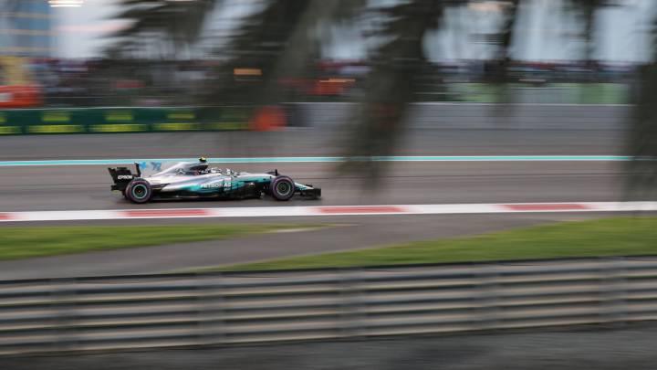 Bottas gana la última carrera del año; Alonso, 9º y Sainz abandona