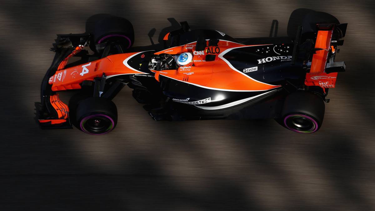 Alonso acabó haciendo 'donuts' "por si hace falta en 2018..."