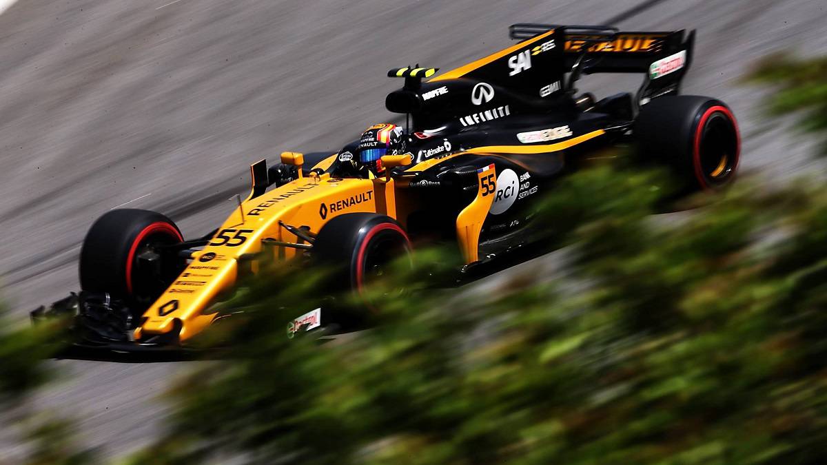 Carlos Sainz con el Renault.