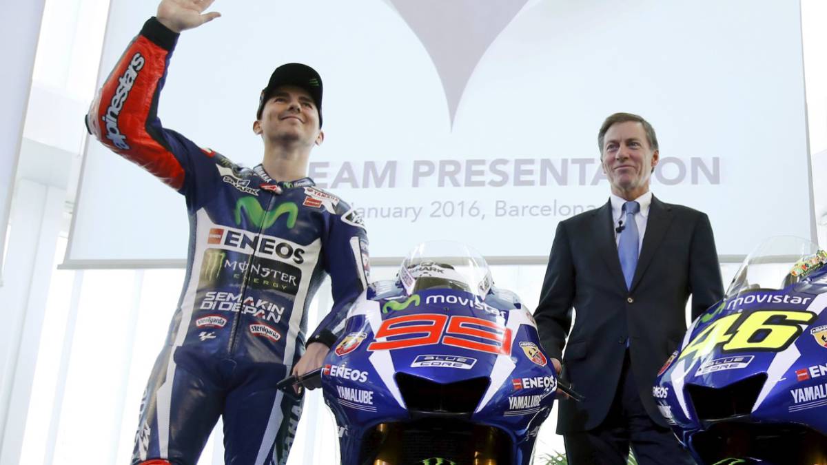 Jorge Lorenzo y Lin Jarvis durante una presentación del equipo Yamaha.