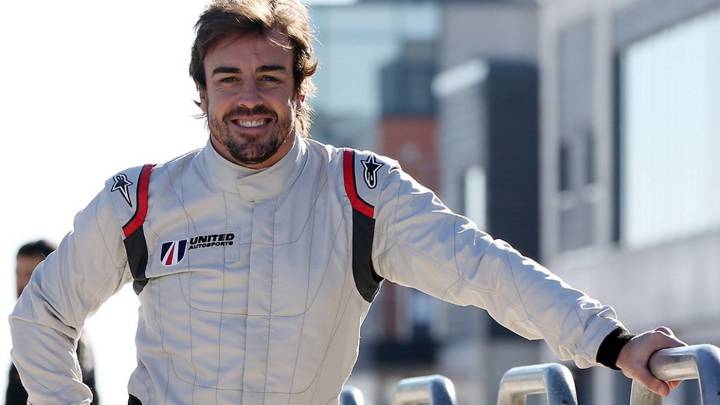 Fernando Alonso desvela el casco que llevará en Daytona