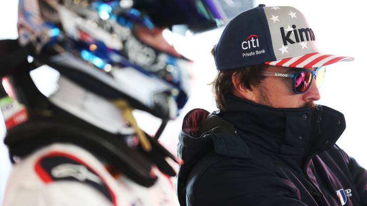 Alonso: "Conducir de noche quizá sea el reto más fácil"