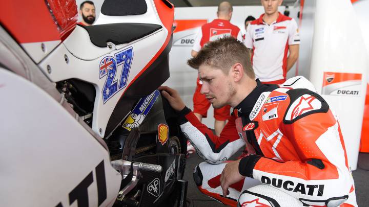 Stoner: "No voy a mentir, en 2017 esperaba más de Lorenzo"
