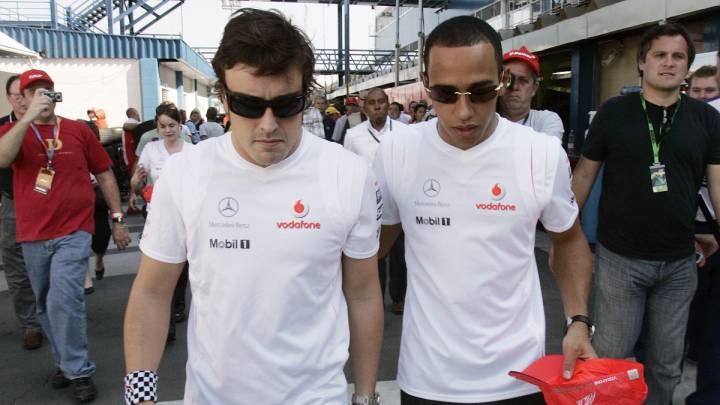 Fernando Alonso y Lewis Hamilton como compañeros de McLaren en 2007.