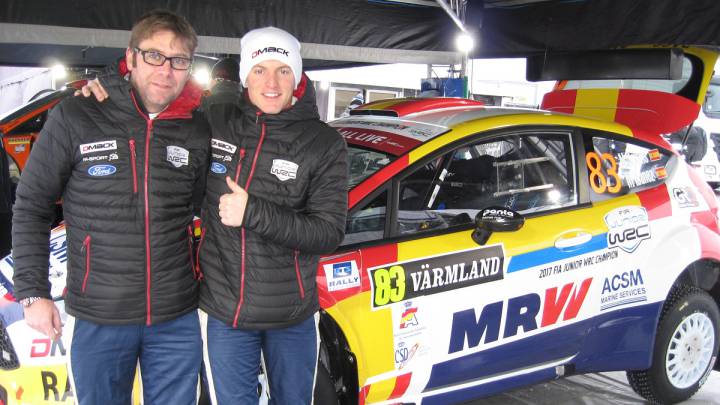 Nil Solans (izquierda) junto a su copiloto Miki Ibáñez.