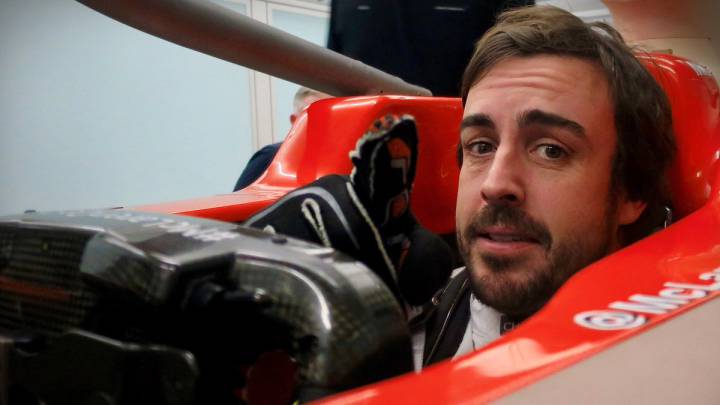 Alonso define el nuevo McLaren: "Es muy bonito y os gustará"