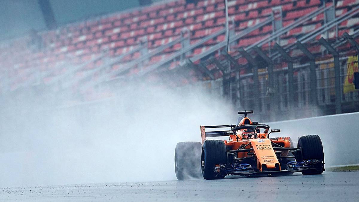 El piloto belga de McLaren, Stoffel Vandoorne, durante la cuarta jornada de entrenamientos oficiales de pretemporada de Fórmula 1.