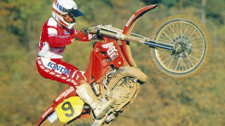 Eric Geboers completó en 1988 con Honda un hito histórico: ganar el Mundial en las tres categorías.