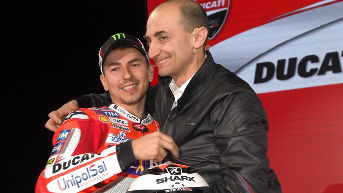 Lorenzo con Domenicali.